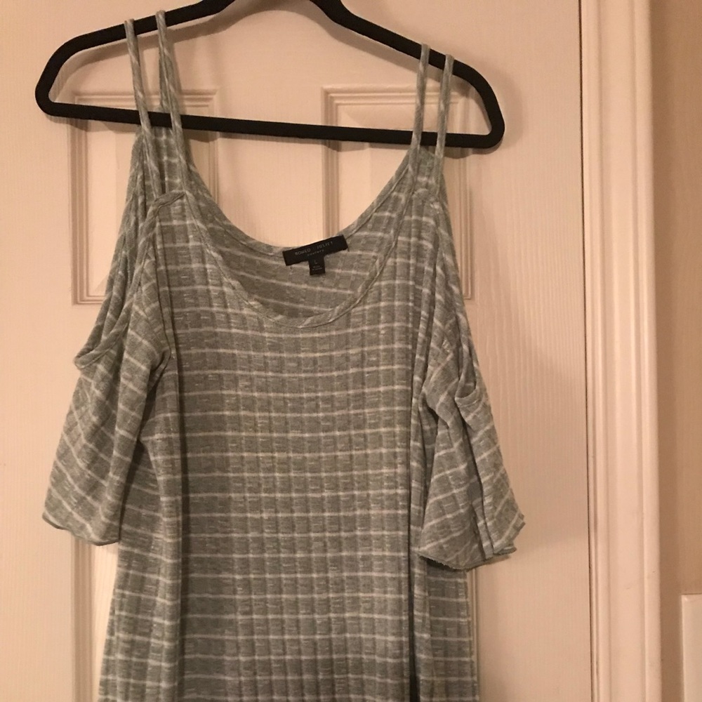 Buckle cold Shoulder